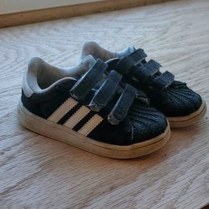 Adidas superstar velcro